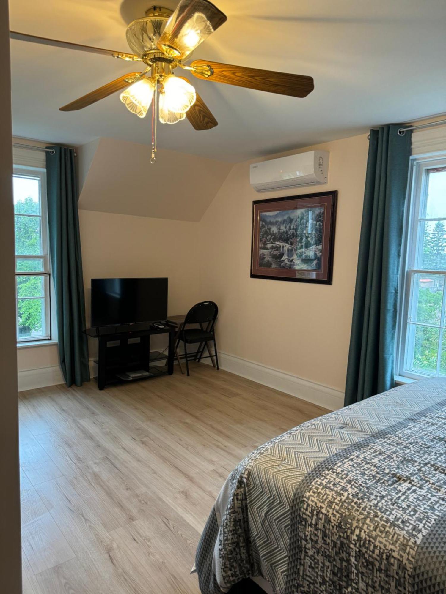سمرسايد Sunflower Guest Suites المظهر الخارجي الصورة