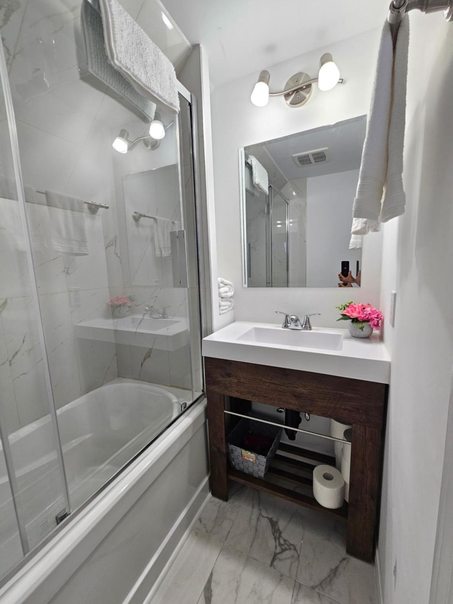 سمرسايد Sunflower Guest Suites المظهر الخارجي الصورة